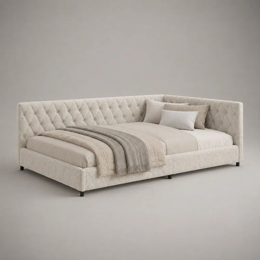 Letto matrimoniale imbottito 180 x 200 cm in bouclé di poliestere con testiera angolare capitonné avorio, dimensioni 225 x 205 x 95 cm